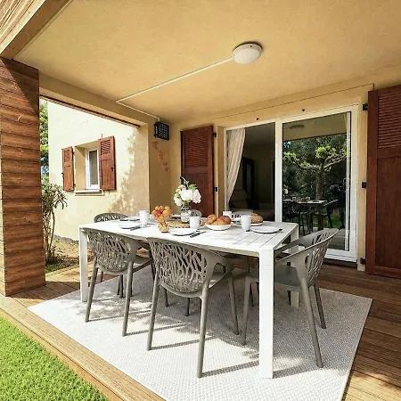 Apartment Pinarello, Modern Apartment, Pool, Within Walking Distance *