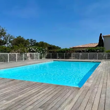 Pinarello, Modern Apartment, Pool, Within Walking Distance *